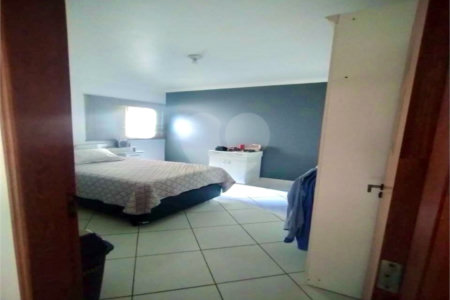 Sobrado à venda com 3 quartos, sendo 1 suíte, em Jardim Gonçalves, Sorocaba, SP
