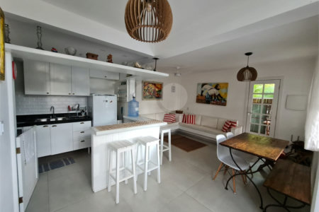 Casa à venda com 2 quartos, sendo 1 suíte, em Manguinhos, Armação dos Búzios, RJ