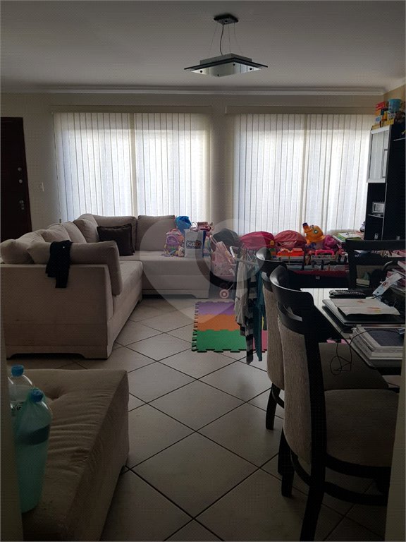 Casa à venda com 3 quartos, sendo 1 suíte, no condomínio Res Azaléias, São Paulo - SP