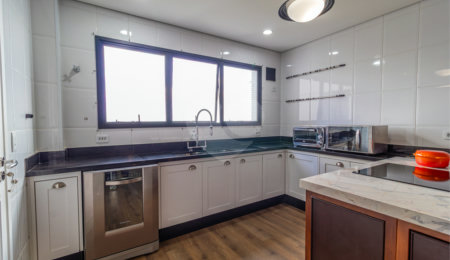 Apartamento à venda com 4 suítes em Jardim Marajoara, São Paulo, SP
