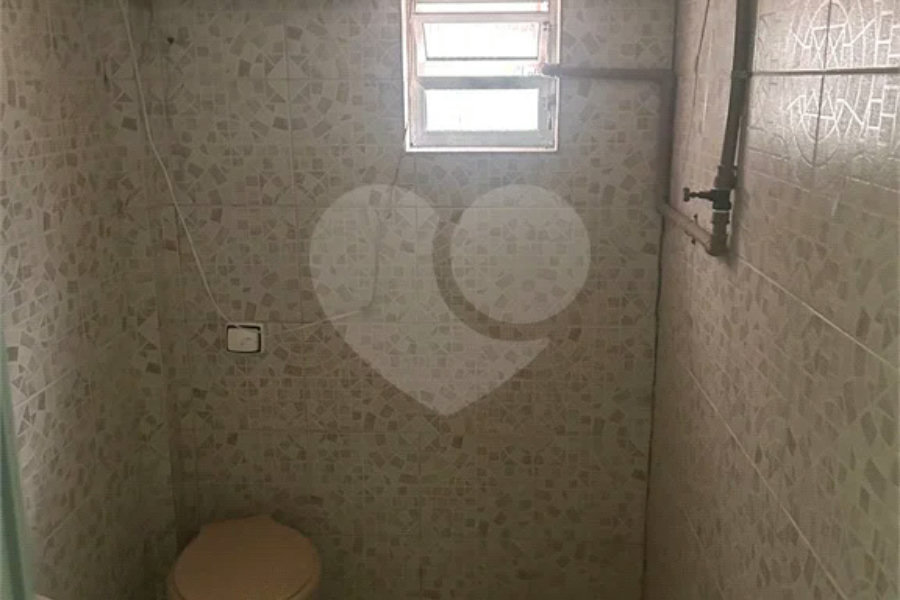Sobrado à venda com 2 quartos em Vila Zat, São Paulo, SP
