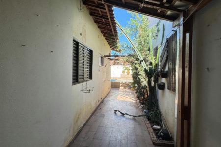 Casa para alugar com 3 quartos, sendo 1 suíte,  em Santa Luzia, Três Lagoas, MS