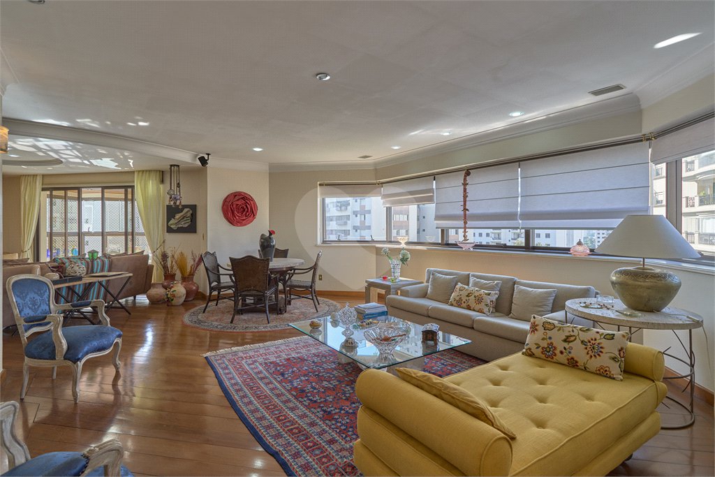 Apartamento à venda com 4 suítes em Campo Belo, São Paulo, SP