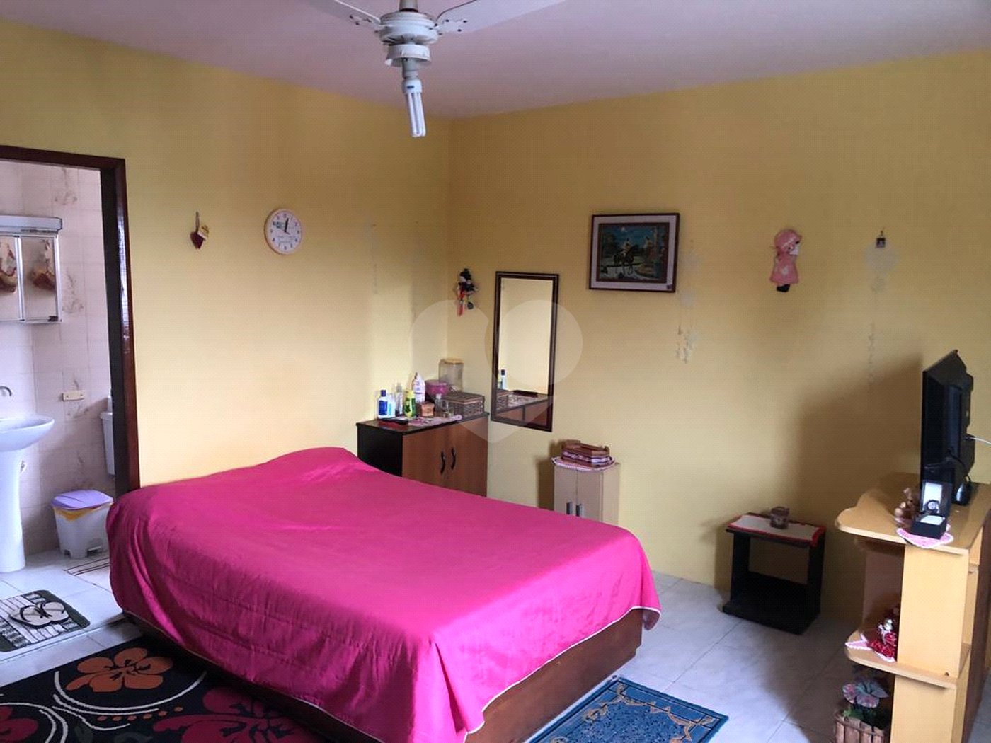 Sobrado à venda com 4 quartos, sendo 1 suíte, em Serra da Cantareira, Mairiporã, SP