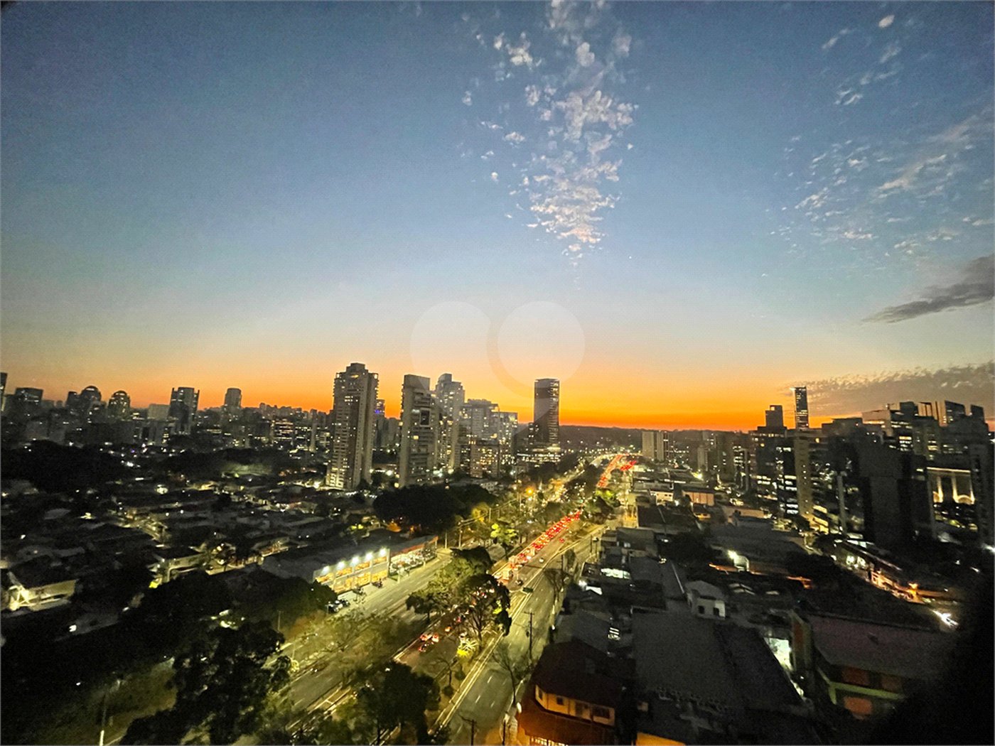 Apartamento à venda com 2 quartos, sendo 1 suíte, em Vila Olímpia, São Paulo, SP