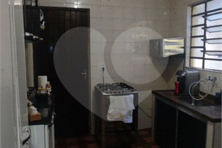 Sobrado à venda com 6 quartos, sendo 1 suíte, em Vila Acoreana, Poá, SP