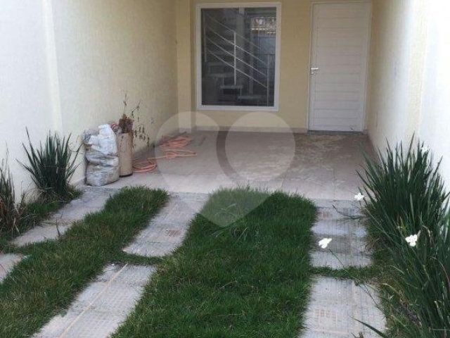 Sobrado à venda com 3 suítes em Vila Romero, São Paulo, SP
