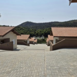 Casa à venda ou para alugar com 2 suítes no condomínio Serra Verde, Atibaia - SP