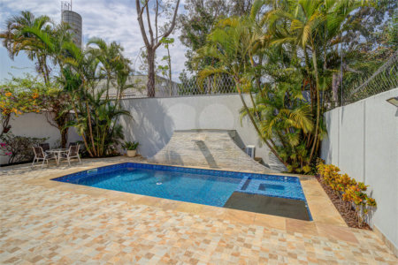 Casa à venda com 5 quartos, sendo 3 suítes, em Chácara Monte Alegre, São Paulo, SP