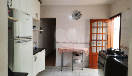 Sobrado à venda com 3 quartos, sendo 1 suíte,  em Vila Suissa, Mogi das Cruzes, SP