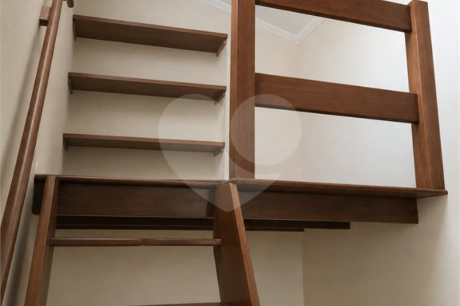 Casa à venda com 3 quartos, sendo 1 suíte, no condomínio Morada do Horto, São Paulo - SP