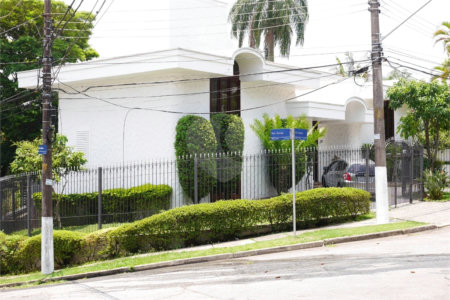 Casa à venda com 4 quartos, sendo 1 suíte,  em Jardim Guedala, São Paulo, SP