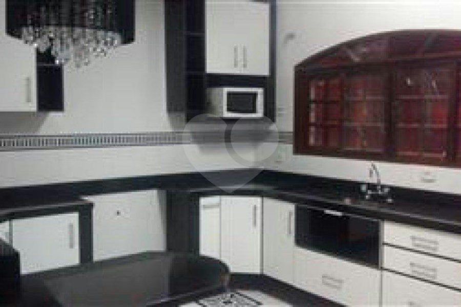 Sobrado à venda com 3 quartos, sendo 1 suíte, em Horto, São Paulo, SP
