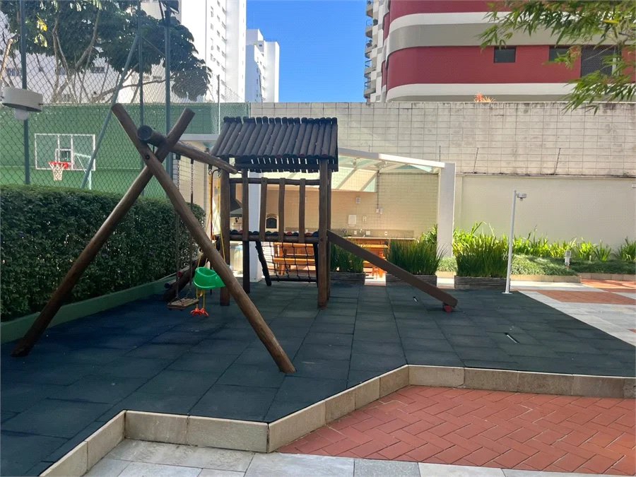 Apartamento à venda com 3 suítes em Real Parque, São Paulo, SP