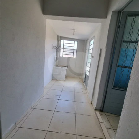 Casa terrea no Tremembe, com 250 m2,, proximo, ao Supermercados Ourinhos.