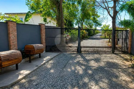 Chácara com 1.504 m² à venda em Guararema - SP