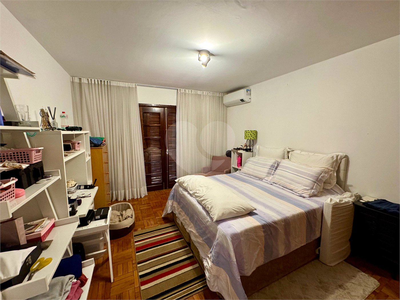 Casa à venda com 7 quartos, sendo 4 suítes, no condomínio Campos de Mairiporã Gleba 1, Mairiporã - SP