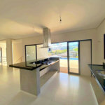 Casa à venda com 3 suítes no condomínio Santa Isabel I, Louveira - SP
