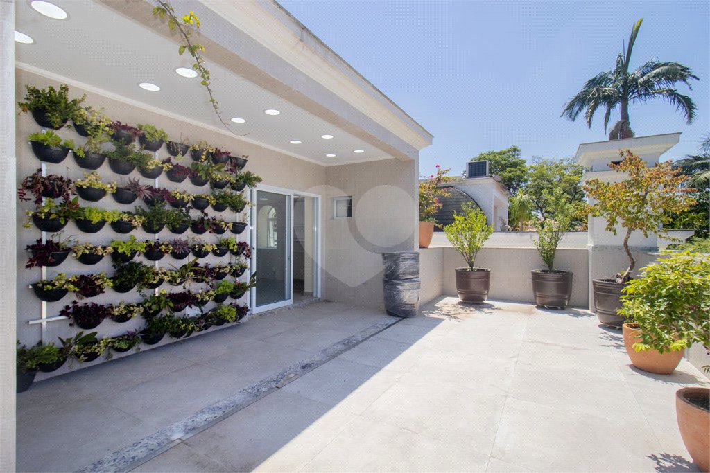 Casa à venda com 4 suítes no condomínio Conde D Eu, São Paulo - SP