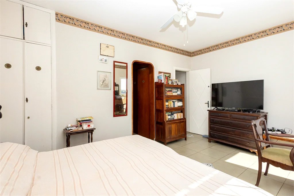 Casa à venda com 4 suítes em Jardim Londrina, São Paulo, SP