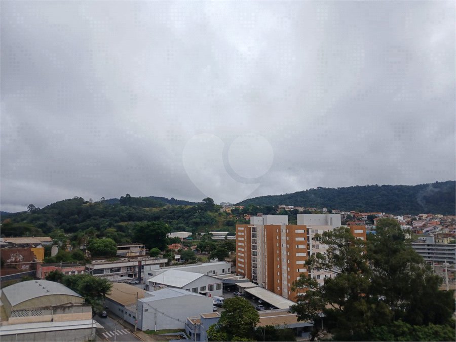 Apartamento para alugar com 2 quartos, sendo 1 suíte, em Jardim Carambeí, São Roque, SP