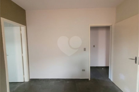Casa à venda com 3 quartos, sendo 1 suíte, em Vila Vitório Mazzei, São Paulo, SP