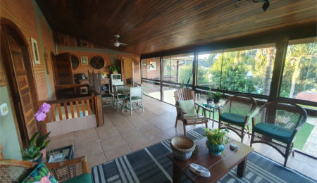 Casa à venda com 4 quartos, sendo 2 suítes,  no condomínio Vinhas da Vista Alegre - Lado Café, Vinhedo - SP