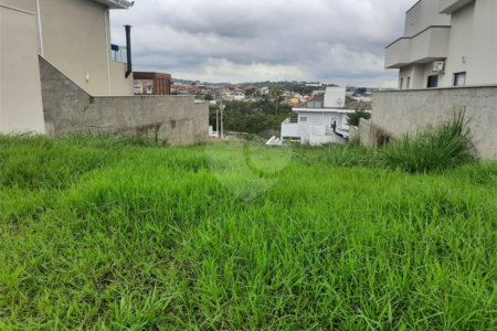 Terreno à venda no condomínio Bosque dos Cambarás, Valinhos - SP