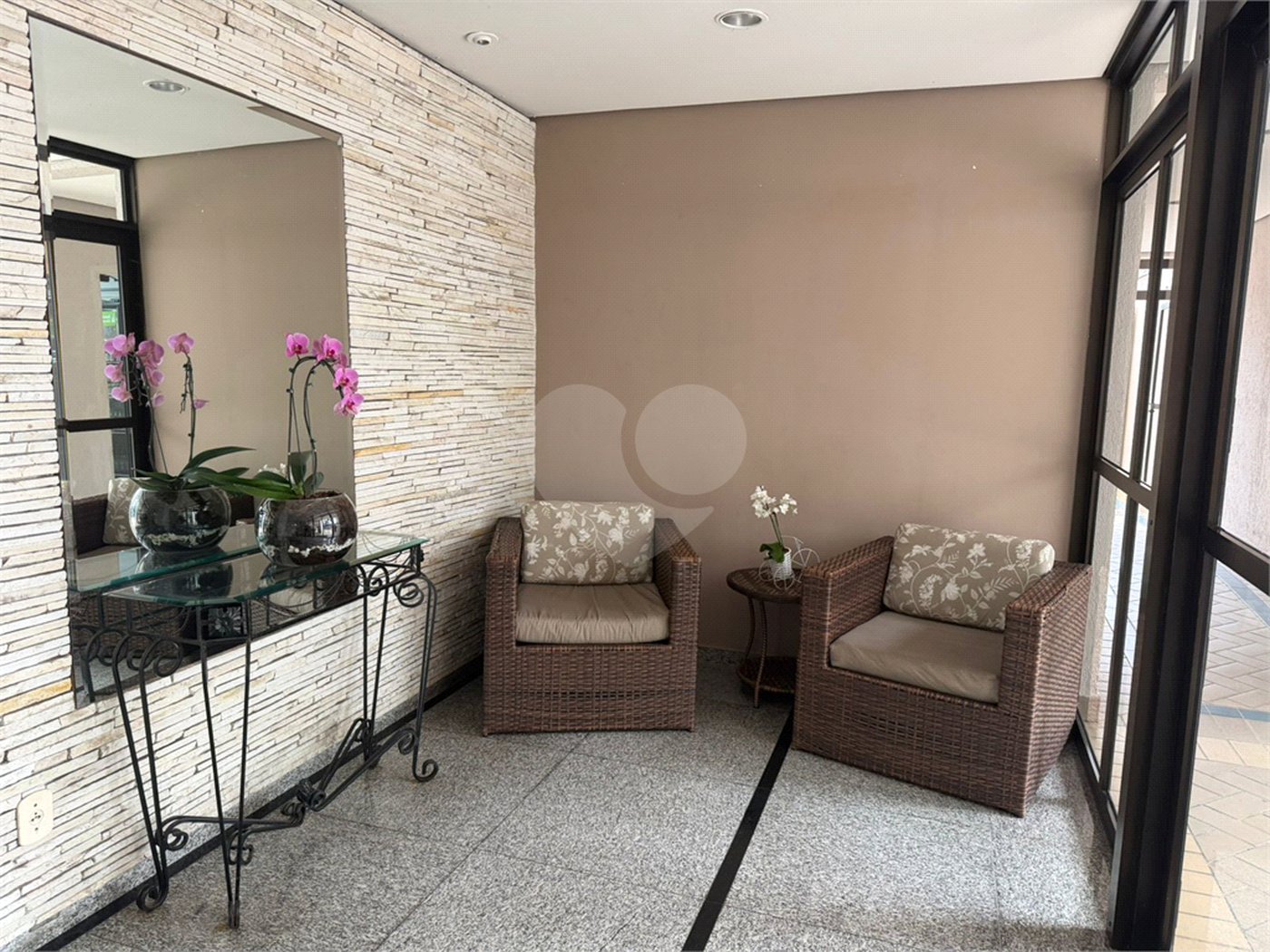 Apartamento à venda com 3 quartos, sendo 1 suíte, em Vila São João, Poá, SP