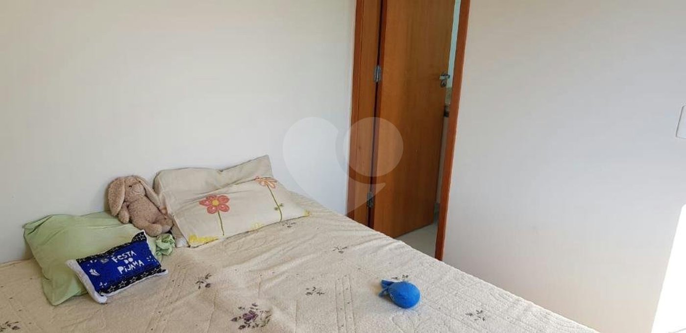 Sobrado à venda com 4 quartos, sendo 3 suítes, em Jardim Virginia Bianca, São Paulo, SP