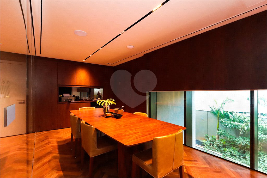 Apartamento à venda com 4 suítes em Cidade Jardim, São Paulo, SP