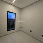 Casa térrea à venda com 3 quartos, sendo 1 suíte, no condomínio Portal Lamis, Atibaia - SP