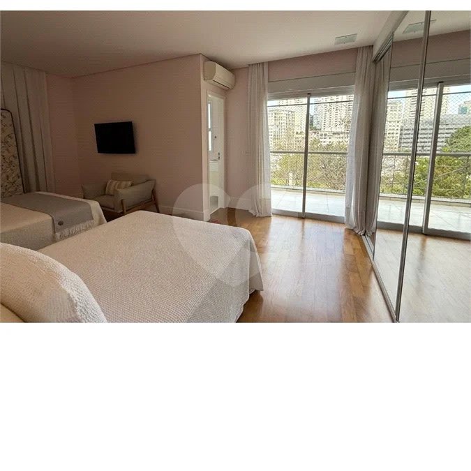 Casa à venda com 4 suítes no condomínio Vilas das Paineiras, São Paulo - SP