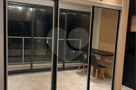 Apartamento à venda ou para alugar com 1 suíte em Pinheiros, São Paulo, SP