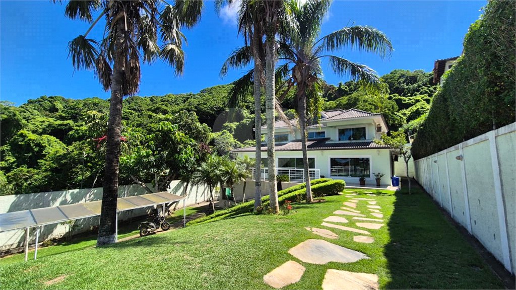 Casa à venda com 6 quartos, sendo 4 suítes, em Ferradura, Armação dos Búzios, RJ