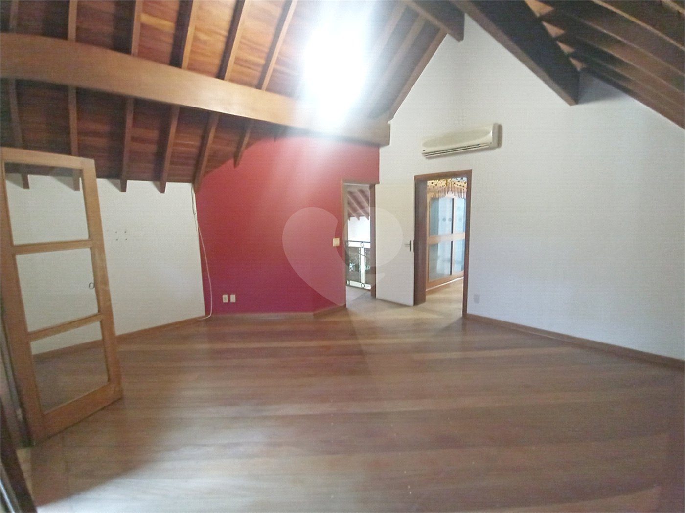 Casa à venda com 3 quartos, sendo 1 suíte,  no condomínio Estância Marambaia, Vinhedo - SP