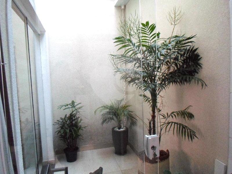 Casa à venda com 3 quartos, sendo 1 suíte,  no condomínio Fernandes, São Paulo - SP