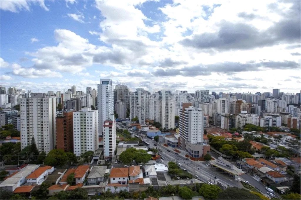 Apartamento à venda com 3 quartos, sendo 1 suíte, em Brooklin Novo, São Paulo, SP
