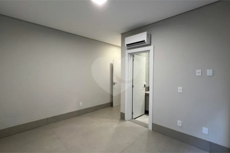Casa à venda com 3 suítes no condomínio Villa Jardim, Cuiabá - MT
