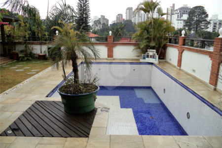 Casa à venda com 4 suítes em Real Parque, São Paulo, SP