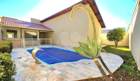 Casa à venda com 3 quartos, sendo 1 suíte,  no condomínio Bouganville, Araraquara - SP