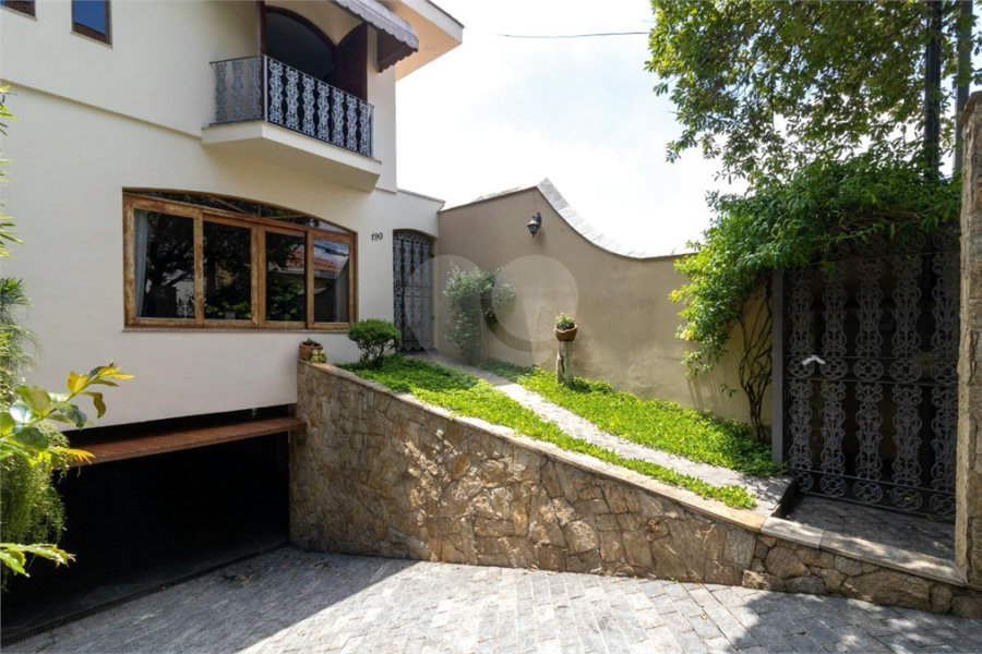 Casa à venda com 3 suítes em Vila Pereira Barreto, São Paulo, SP