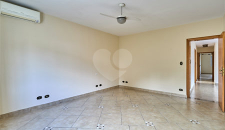 Sobrado à venda com 4 quartos, sendo 1 suíte,  em Brooklin Velho, São Paulo, SP