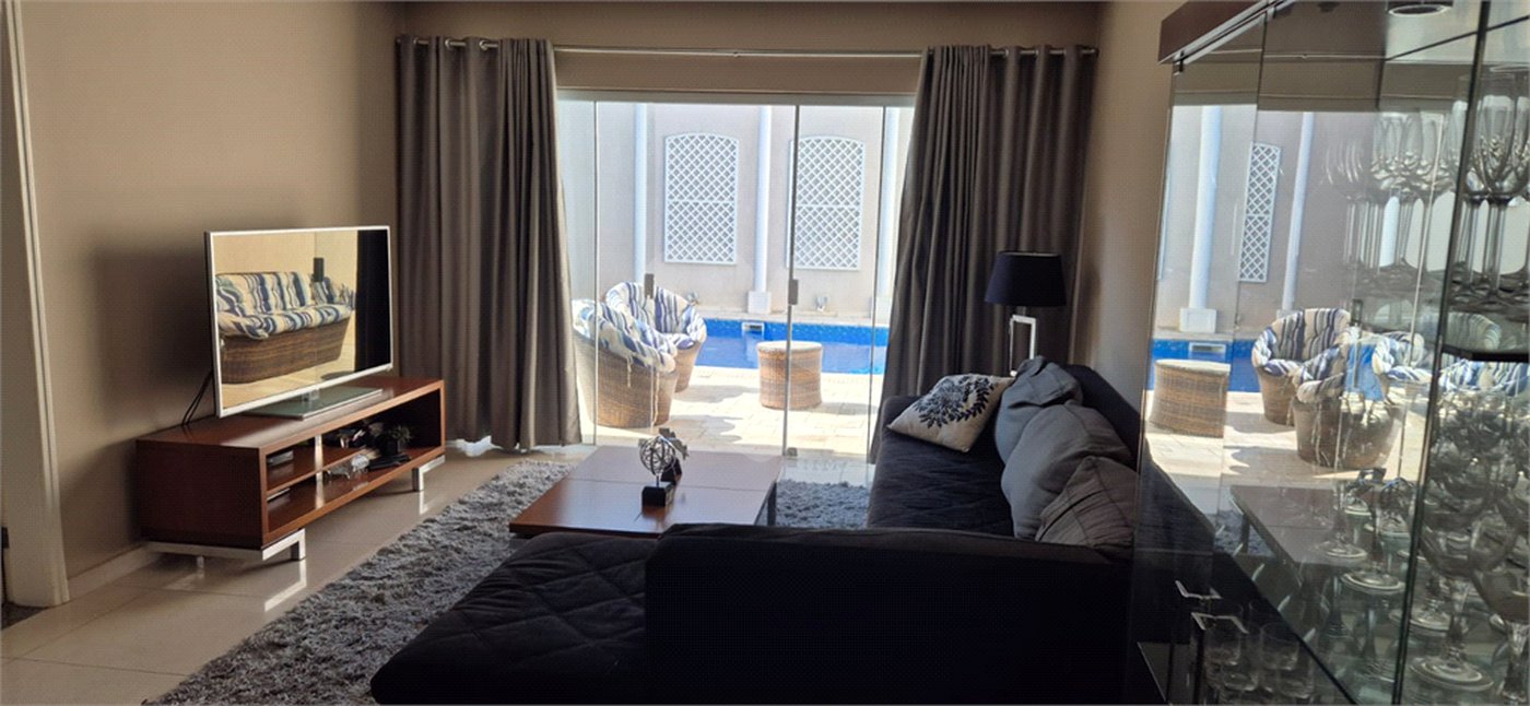 Casa à venda com 5 quartos, sendo 4 suítes, no condomínio Residencial Vilazul, Sorocaba - SP