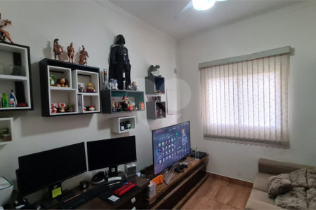 Sobrado à venda com 4 quartos, sendo 2 suítes, em Santa Teresinha, São Paulo, SP