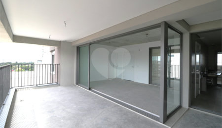 Apartamento à venda com 3 suítes em Moema, São Paulo, SP