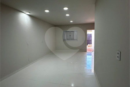 Casa à venda com 3 quartos, sendo 1 suíte,  em Flanboyant Residencial Park, Ponta Porã, MS