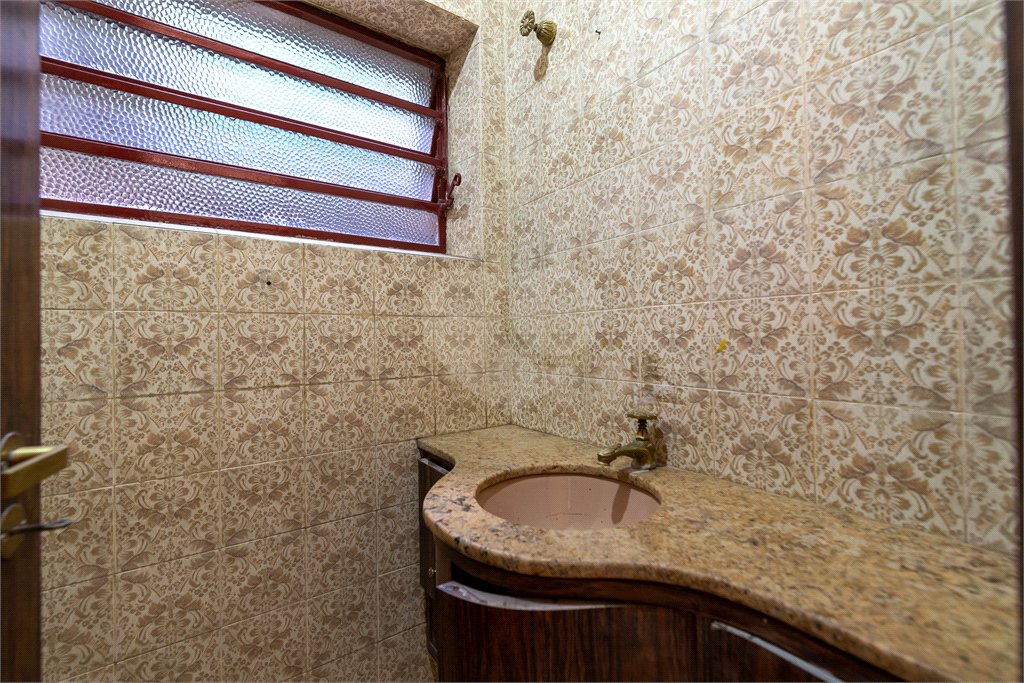 Casa à venda com 4 quartos, sendo 2 suítes, em Perdizes, São Paulo, SP