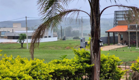 Chácara com 3 dormitórios à venda, 1200 m² por R$ 870.000,00 - Condomínio Ninho Verde II - Pardinho/SP
