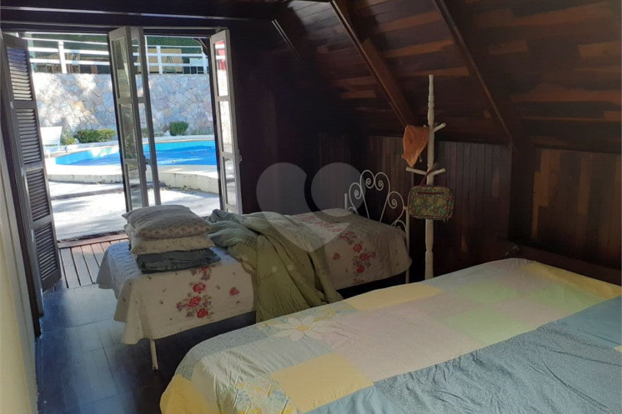 Sobrado à venda com 3 quartos, sendo 1 suíte, em Samambaia, Mairiporã, SP